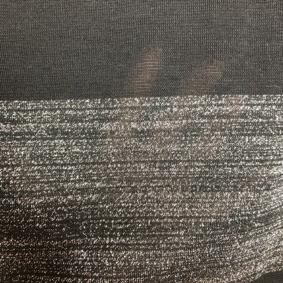 VINCE CAMUTO Metallic Silver & Black Stripe Top - Picture 7 of 9